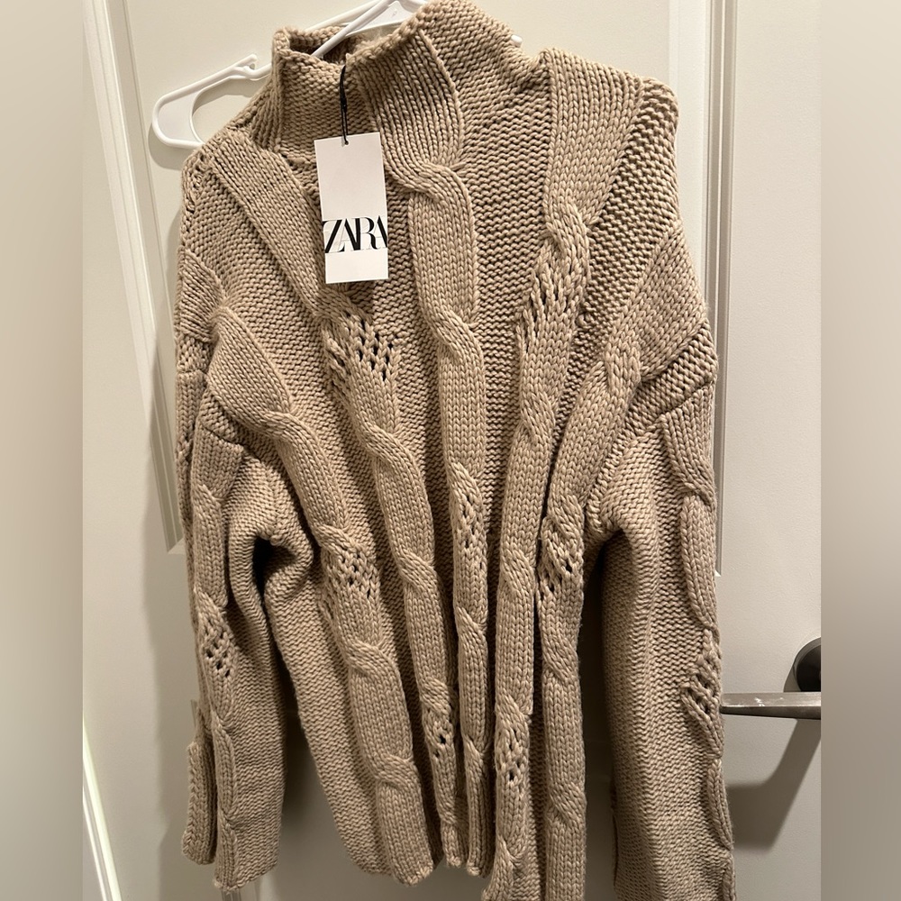 Thick cable knit Zara sweater